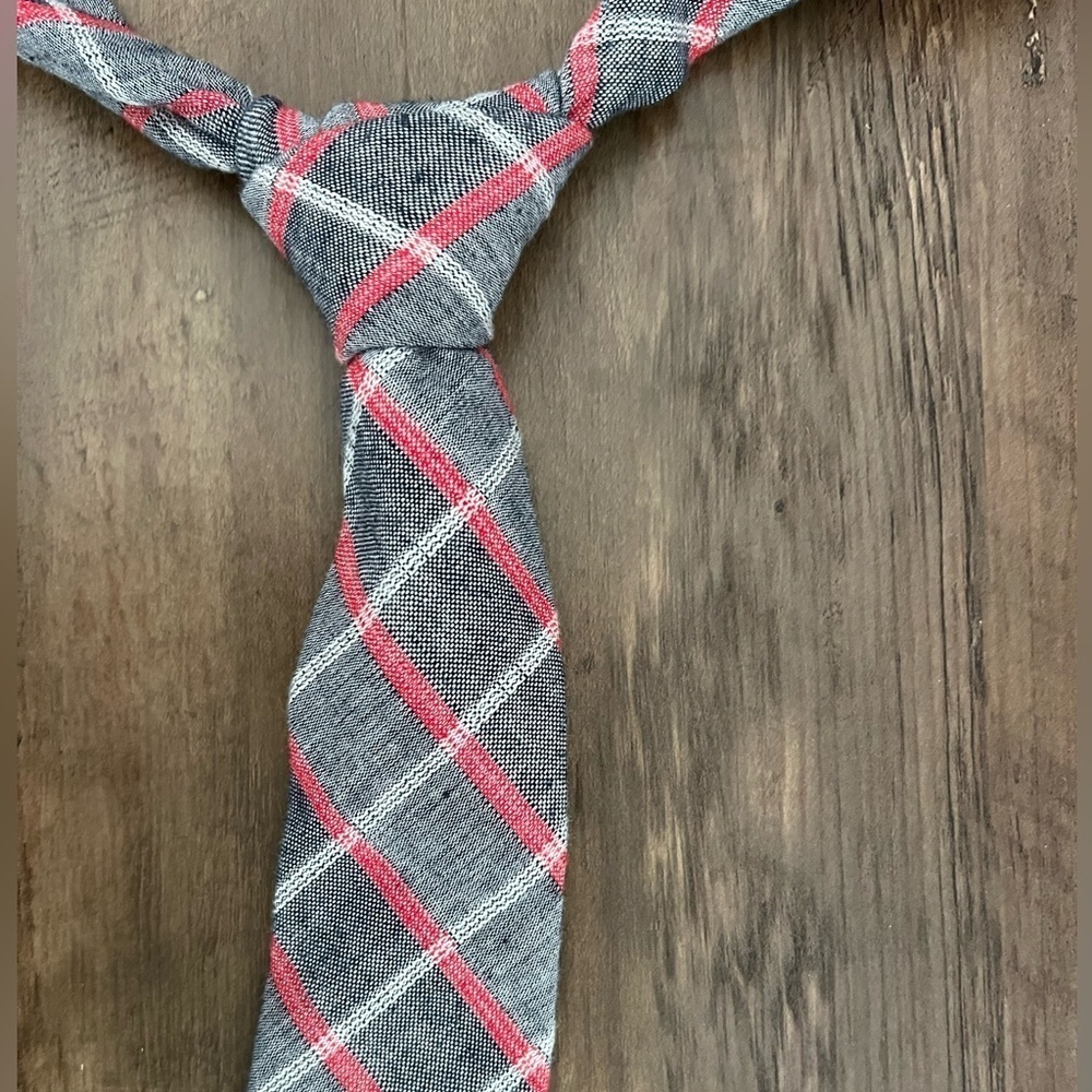 Dockers Gray and Red Classic Necktie with Silky Finish